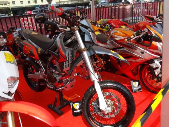 Yamaha Vixion Supermoto2