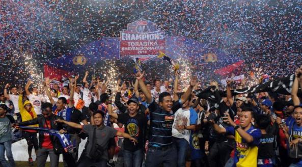 Selebrasi_Arema-HEL_2