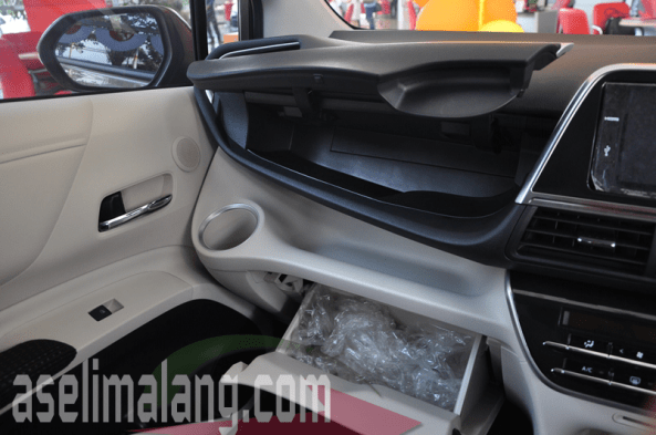 sienta dobel kompartemen