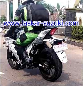 Gsx-r150-samping